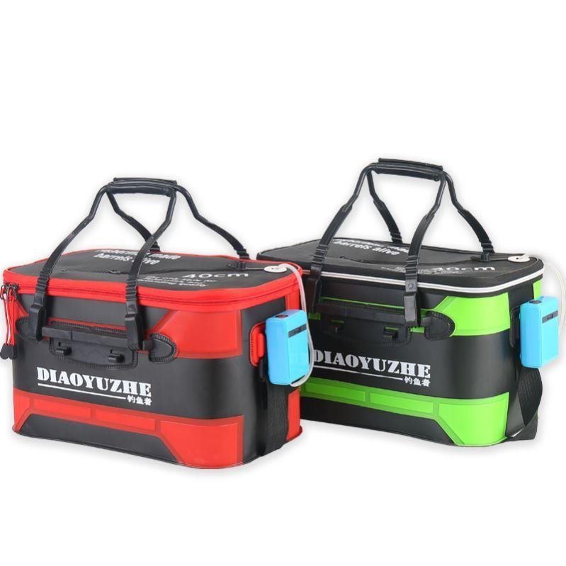 Pumping a bucket of live fish with a small, light fishing tank multifunctional and thick fishing drums with fishing gear
